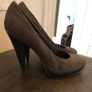 ⭐️‎ H&M Suede and Leather Heels